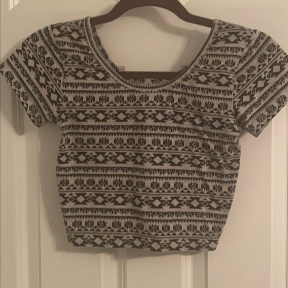 crew neck crop top ッ